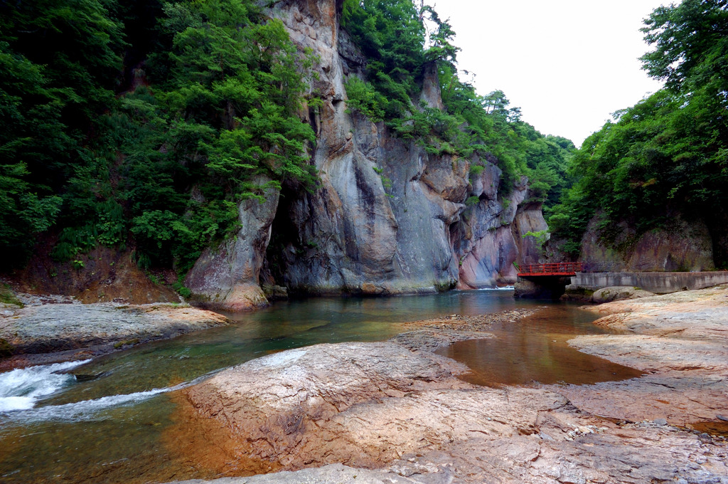 吹割の岩