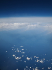 空の青と海の青