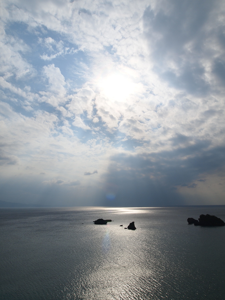 空と海と　３