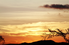 山の夕日