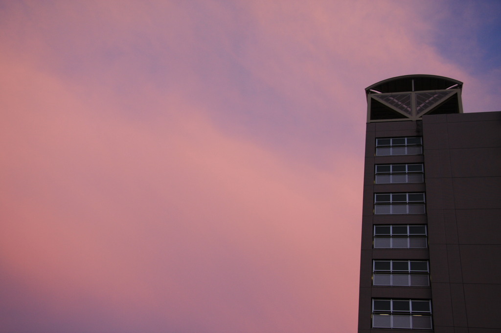 ビルと空１