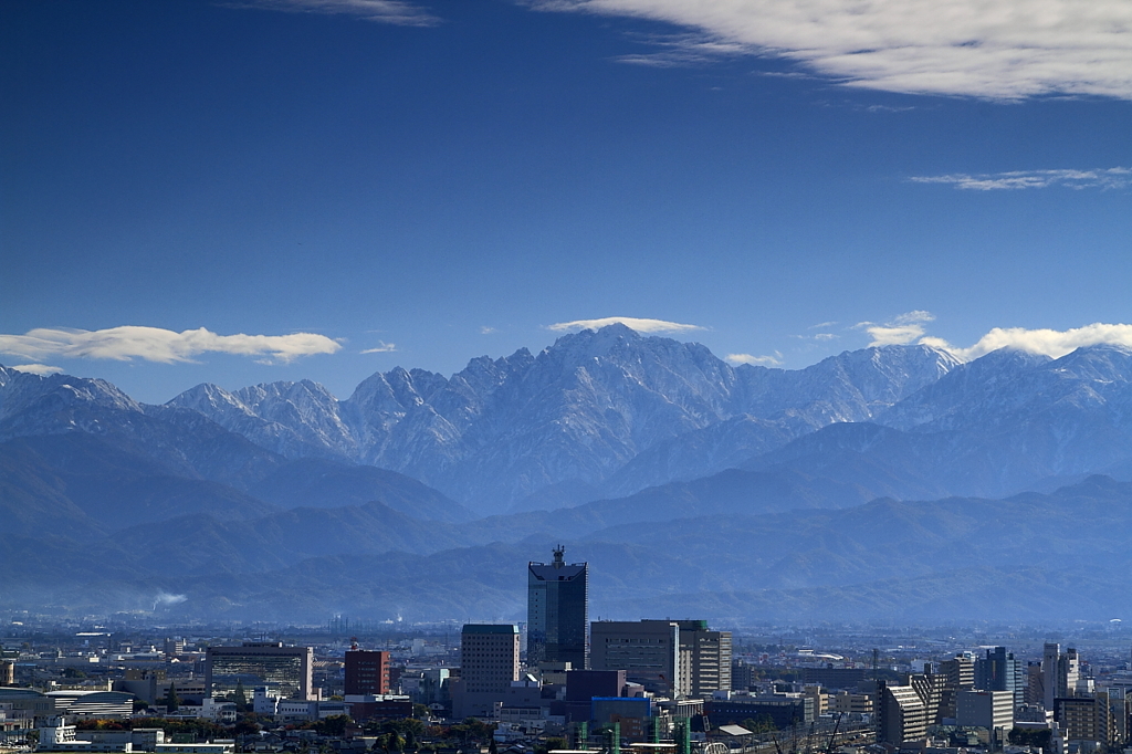 冠雪の立山連峰　剣岳