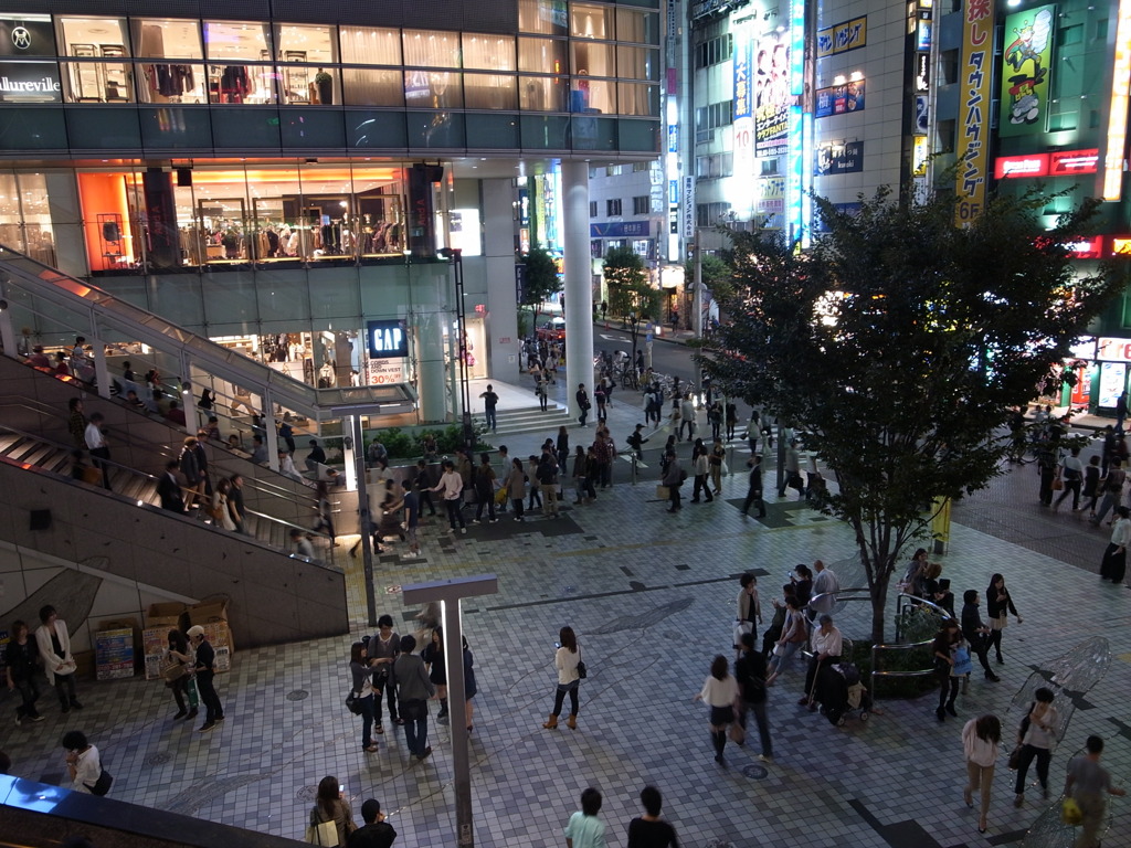 新宿駅南口／2010年10月11日