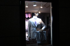 西新橋の紳士服店
