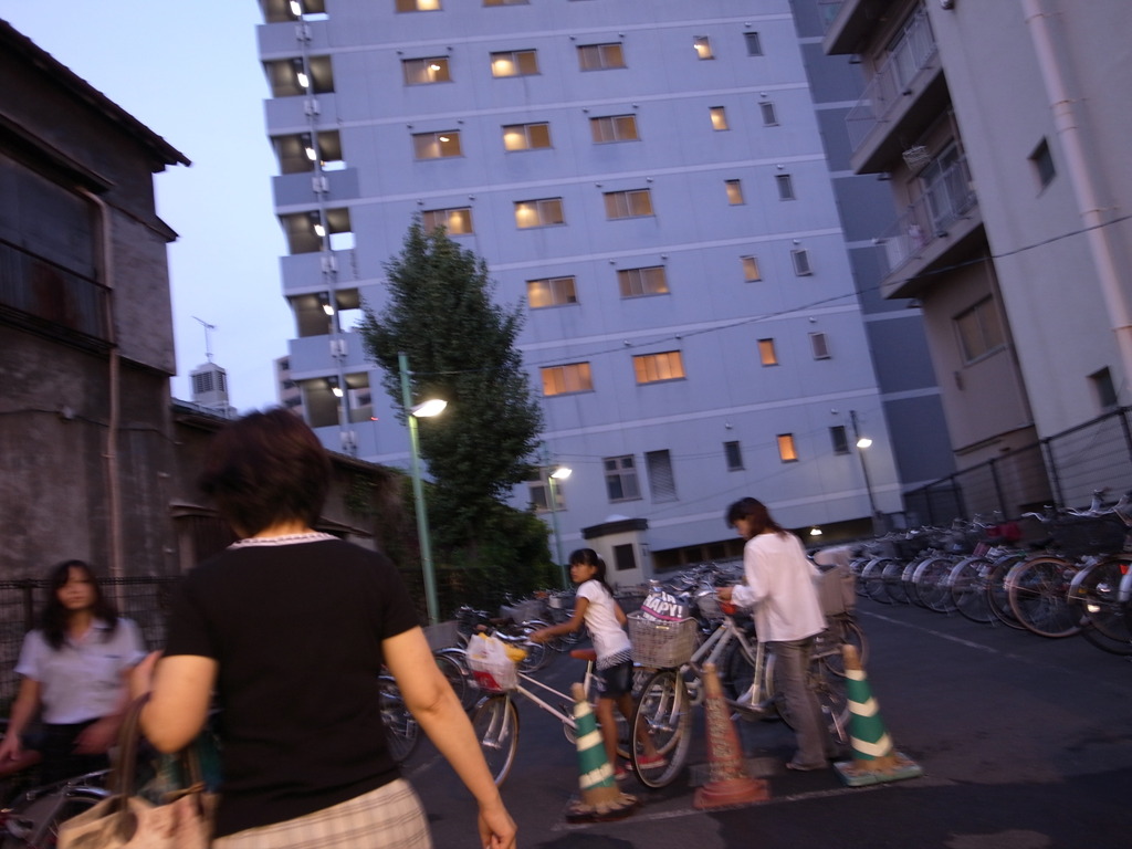平井駅近くの自転車置き場