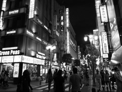 新宿駅南口付近