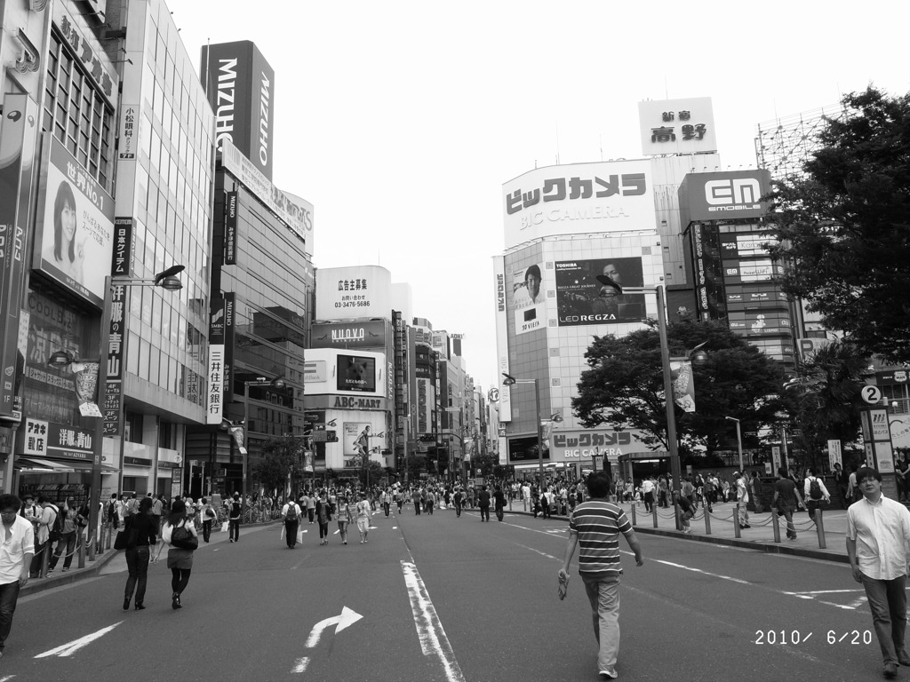 新宿の歩行者天国