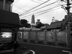 円通寺へ（荒川区南千住１丁目）