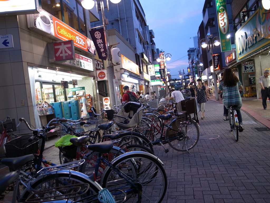 平井駅の商店街