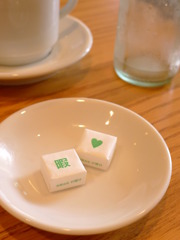 カフェにて