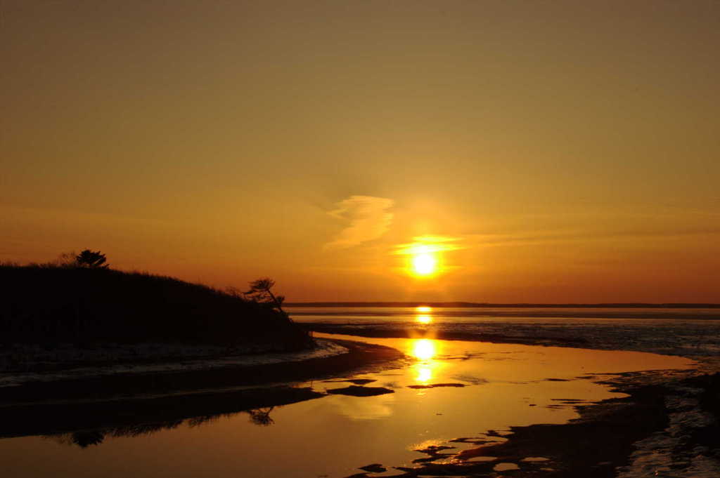 野付湾に沈む夕日