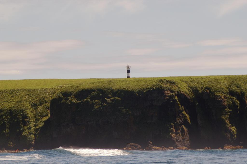 ユルリ島灯台