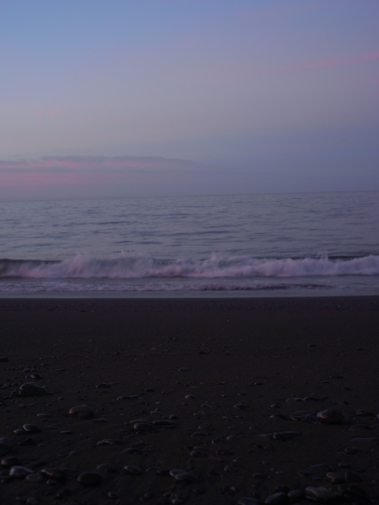 明け方の海にて2