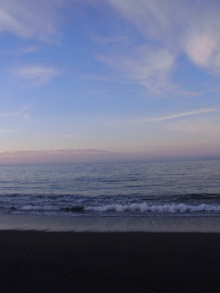 明け方の海にて3