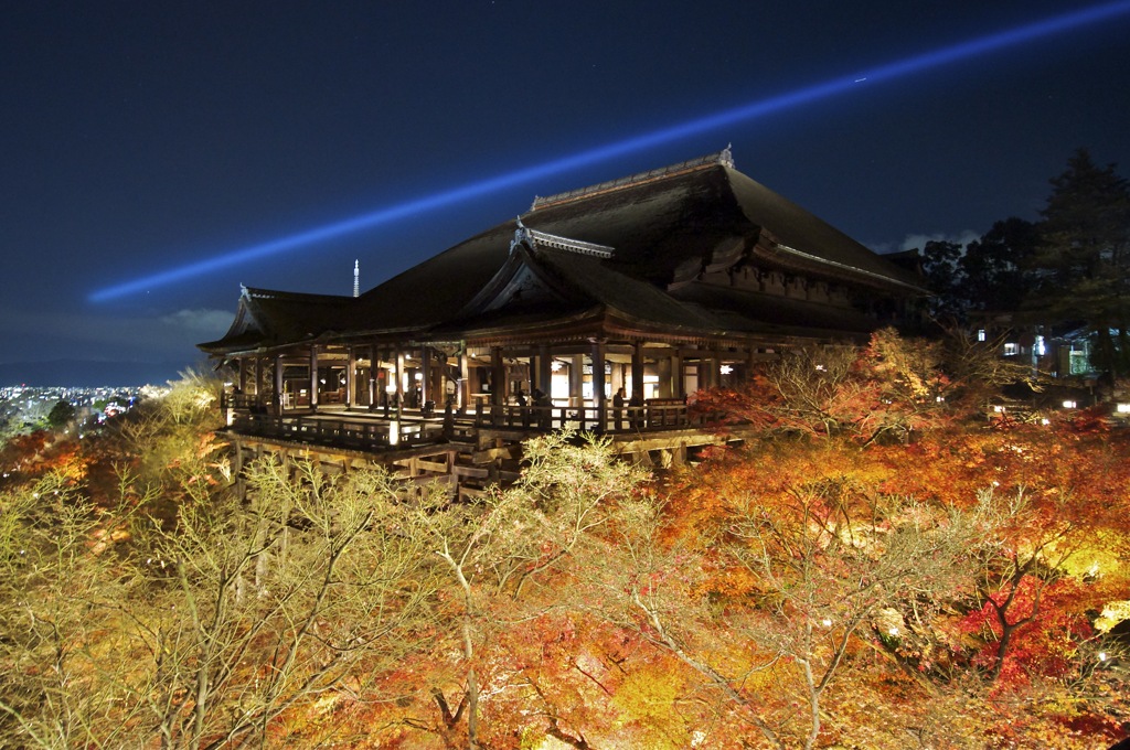 燃える清水寺