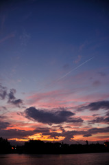 紫の空