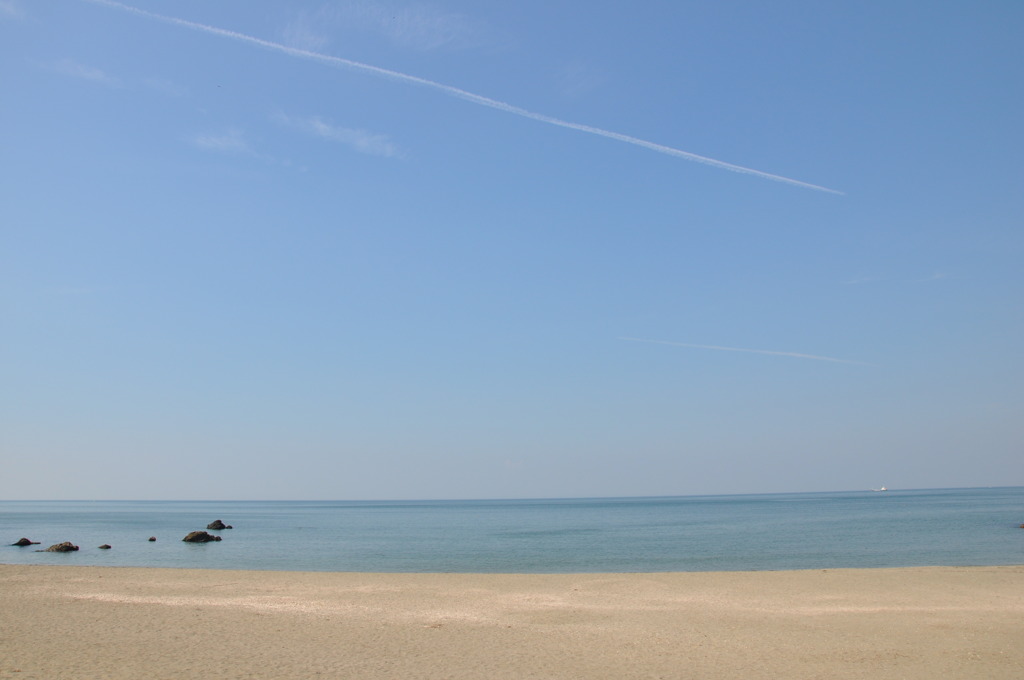 空と海と砂浜と。