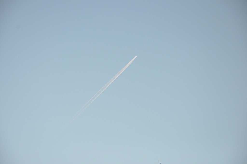 飛行機雲...
