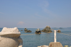 蛙と夫婦岩　２