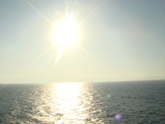 海の上から。