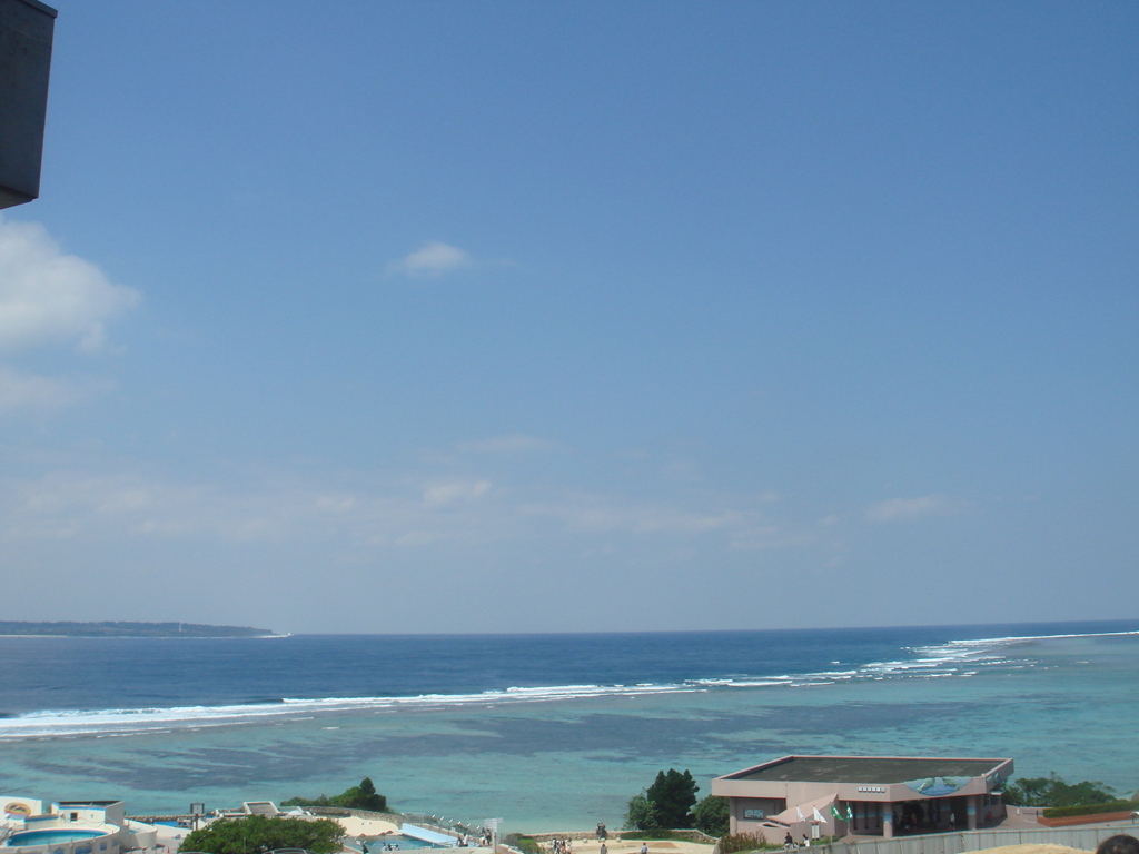 青い空、青い海。