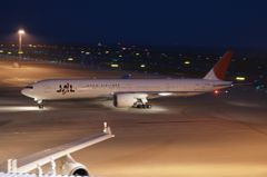 B77W