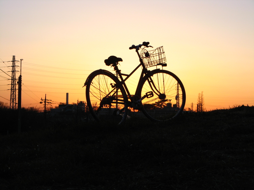 夕焼けと自転車