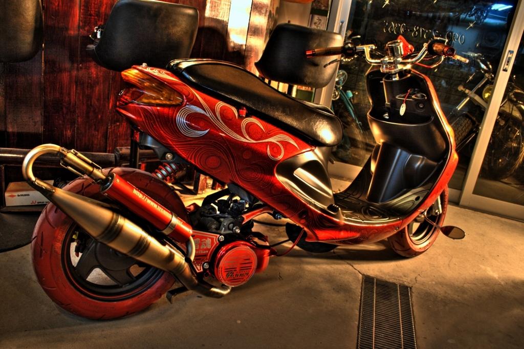 スクーター　HDR