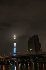 スカイツリーは二日目も霧の中