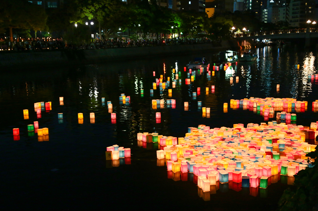 灯篭流し　原爆の日