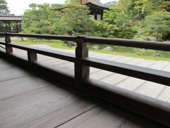 伸びやかな庭園