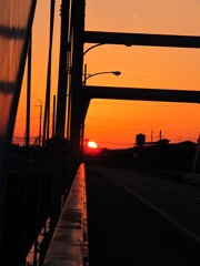燃える夕日に感謝