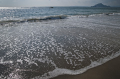 神島の見える海