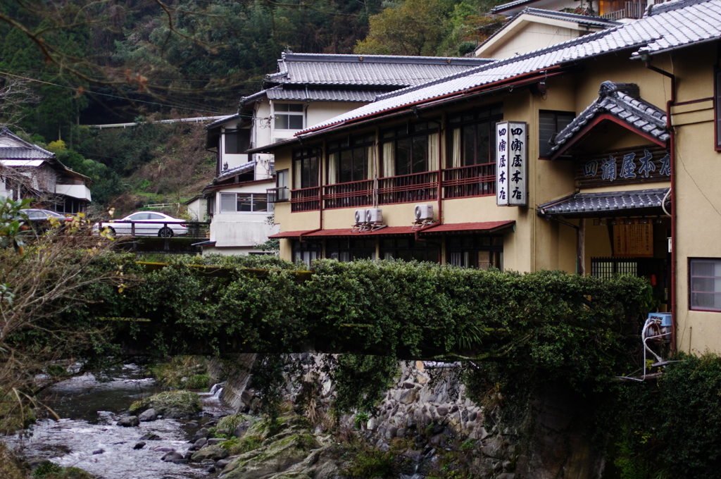 田舎の温泉街