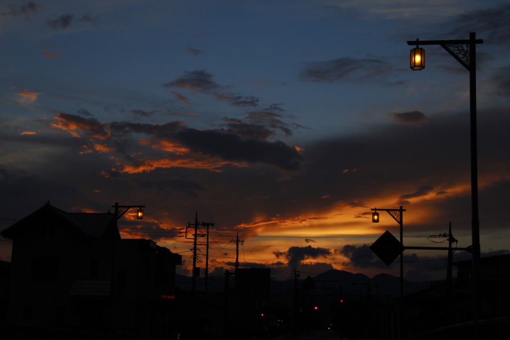 茜色の夕日