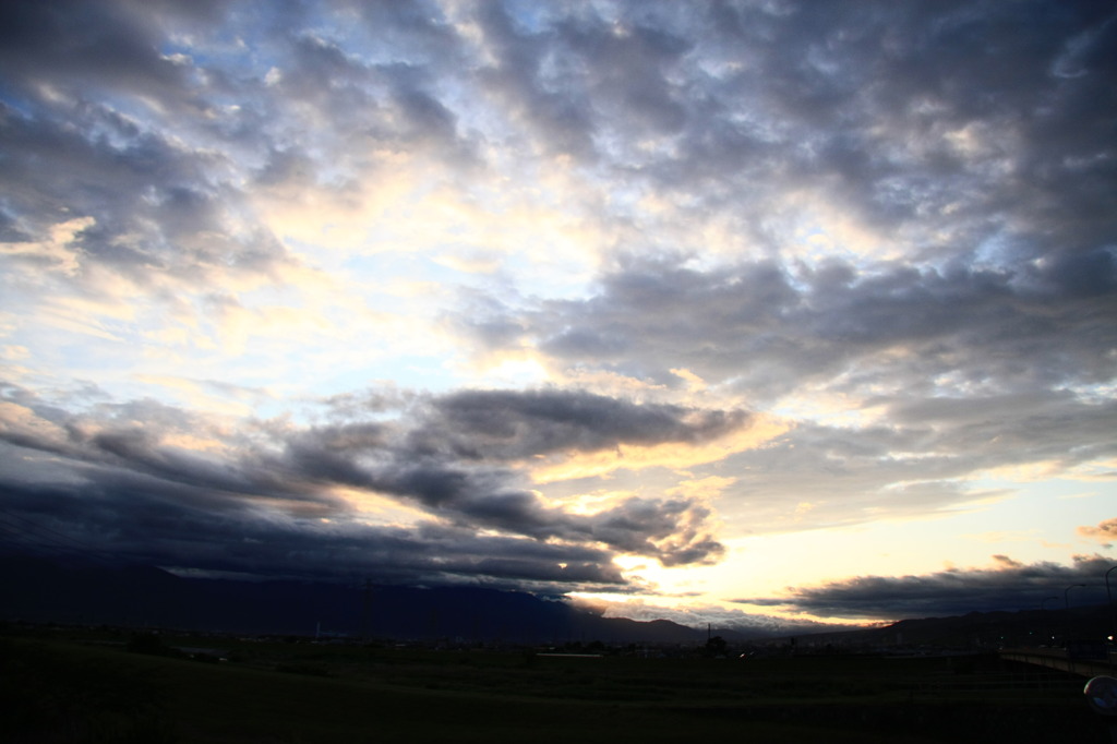 子供が生まれた日の空