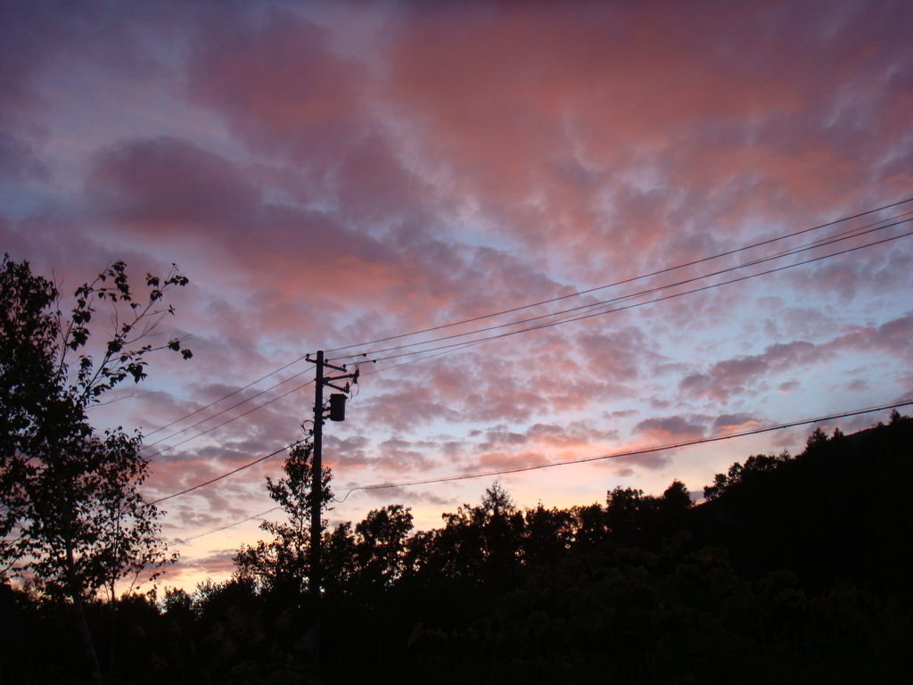 影と茜雲