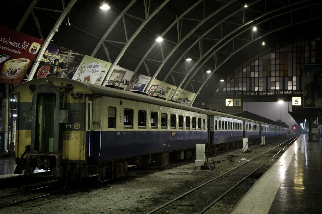 深夜の駅