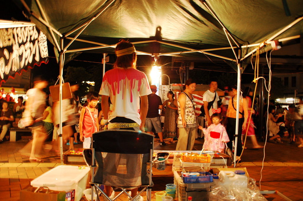 稼ぎ時は、夏祭り。