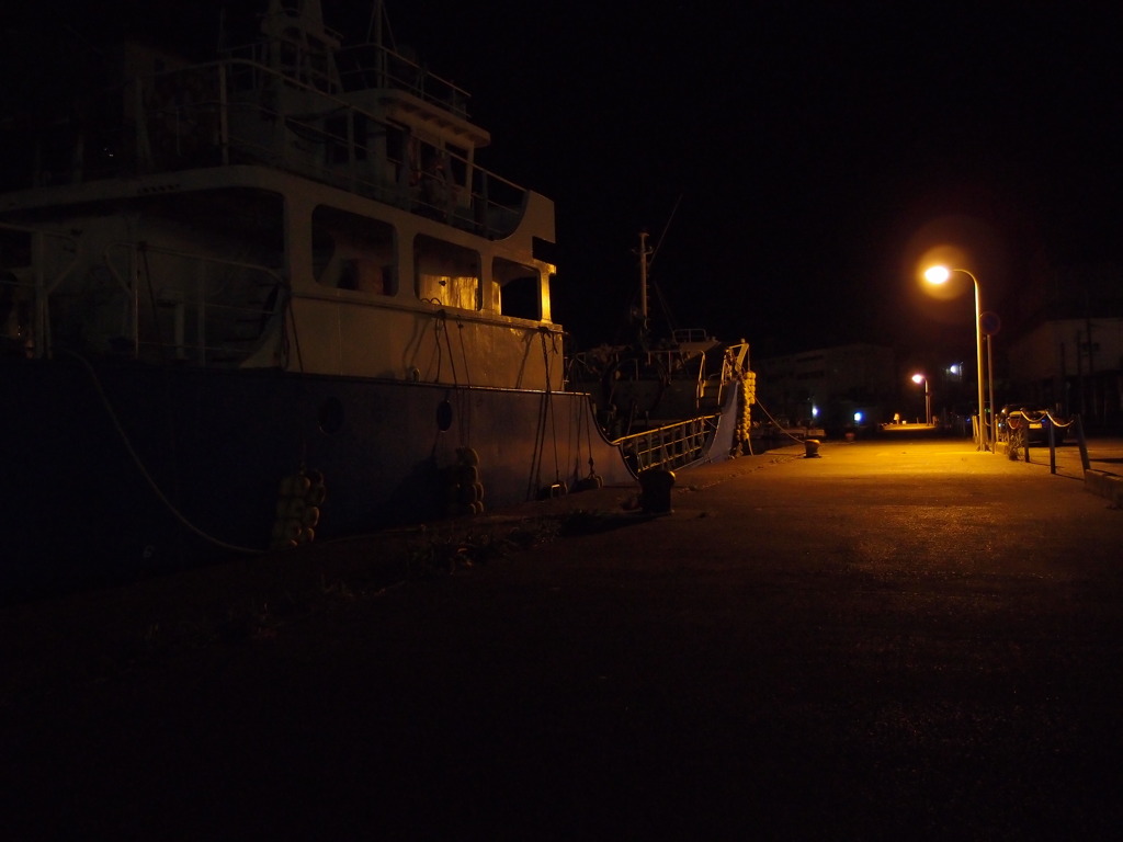 夜の波止場
