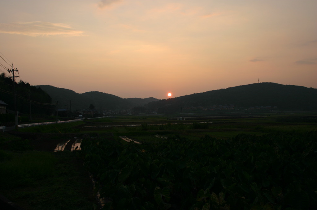 農村の夕暮れ