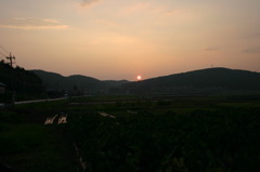 農村の夕暮れ