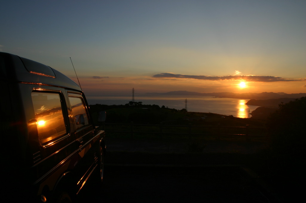 愛車と夕陽