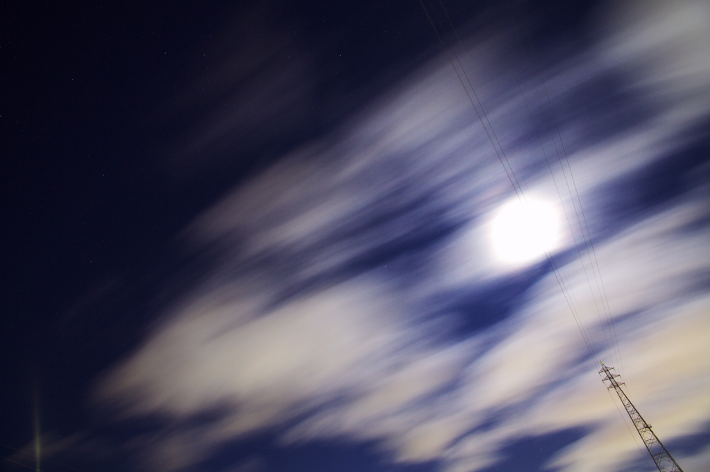 鉄塔と雲
