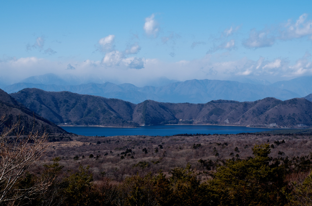 群青の湖