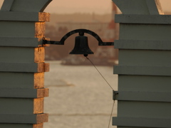 夕暮れの教会の鐘