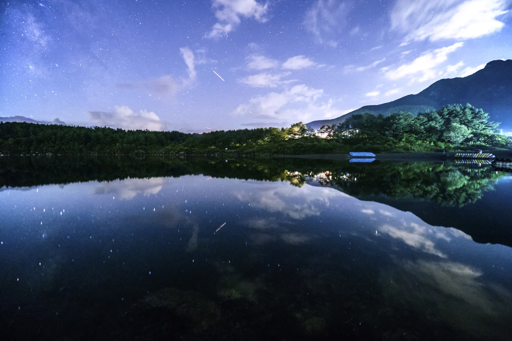 西湖の夜