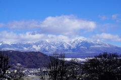 山並み遠望冬景色