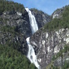 峡谷の滝