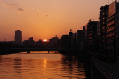都市の夕暮れ